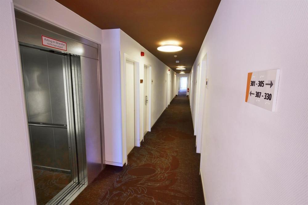 B&B Hotel Muenchen-Putzbrunn Exterior photo