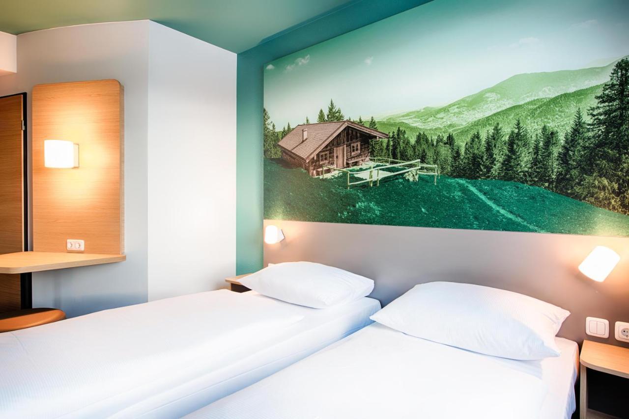 B&B Hotel Muenchen-Putzbrunn Exterior photo