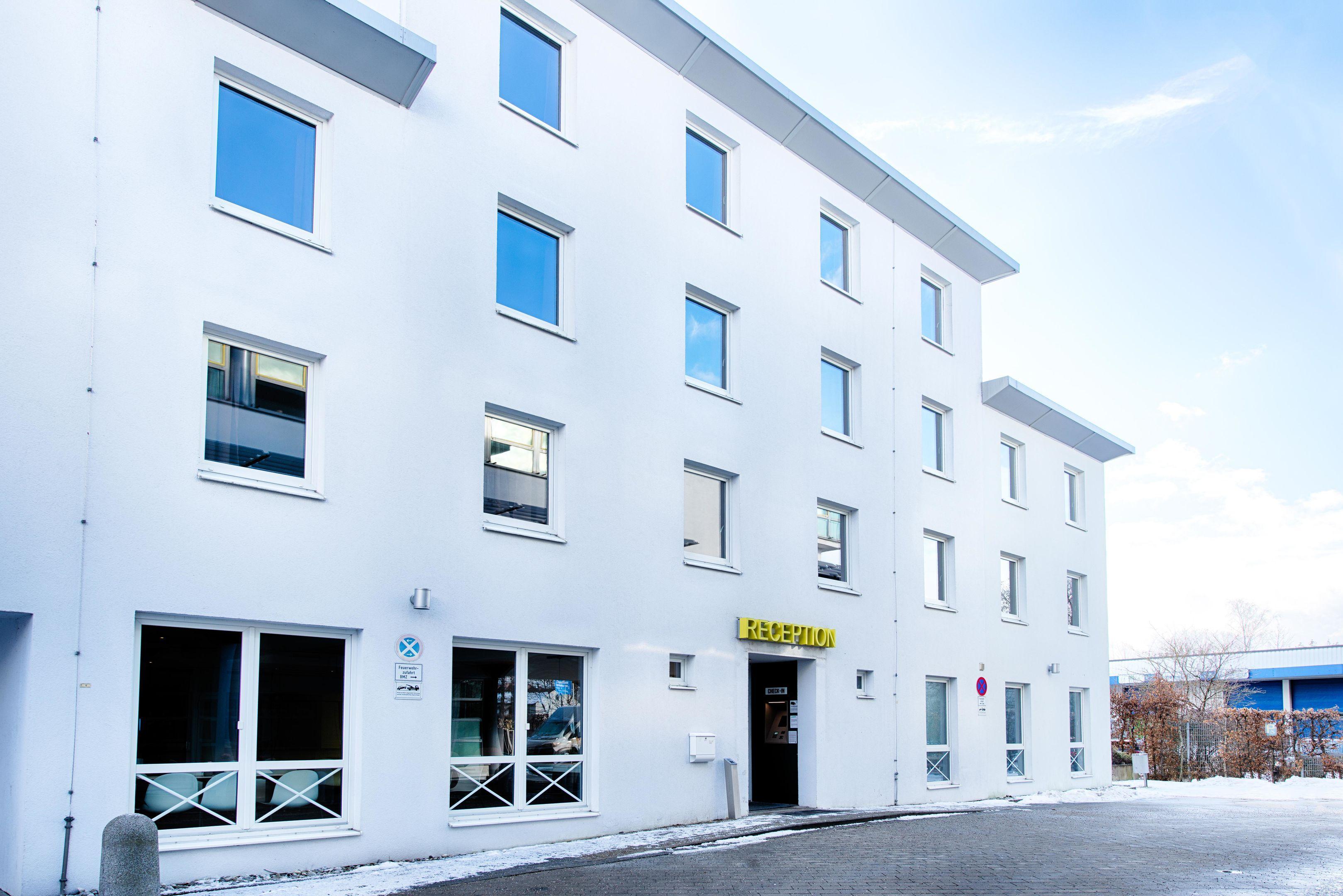 B&B Hotel Muenchen-Putzbrunn Exterior photo