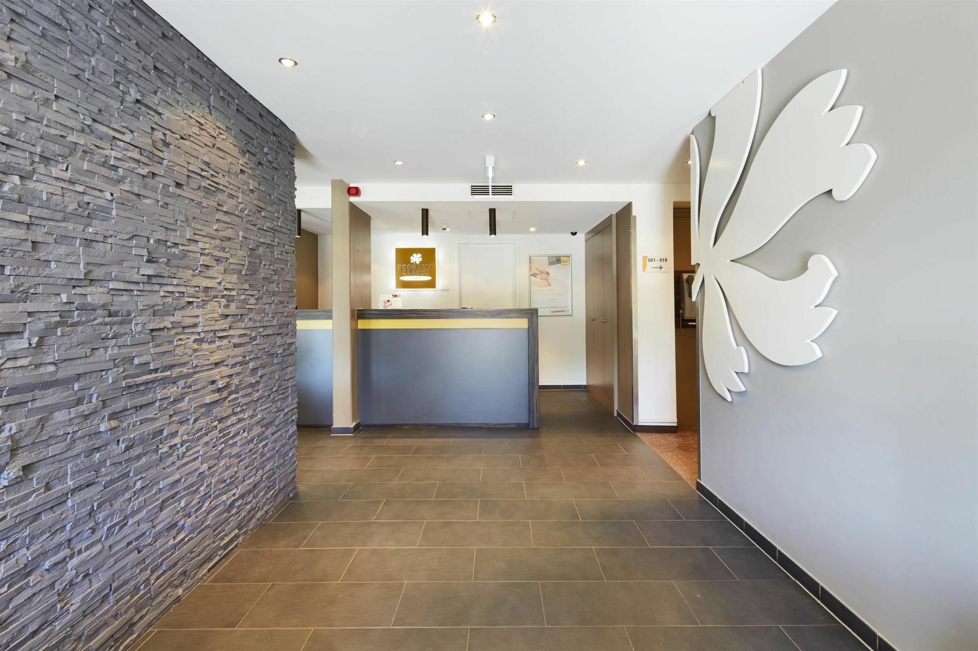B&B Hotel Muenchen-Putzbrunn Exterior photo